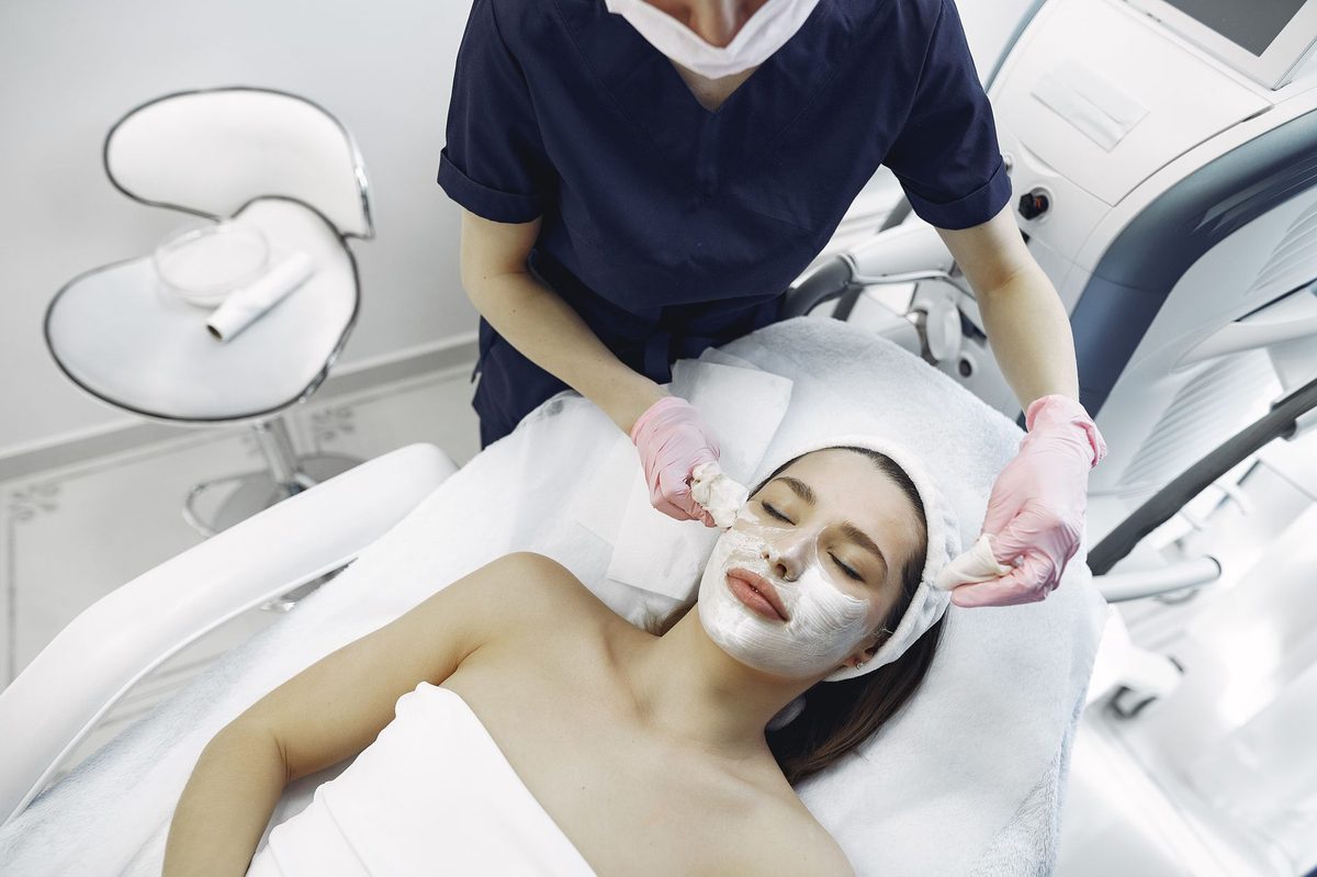 Lifting Procedure Transparency: 2026 Korea Moves From Secret to Science 2 Korean aesthetic editorial imagery reflecting lifting procedure transparency